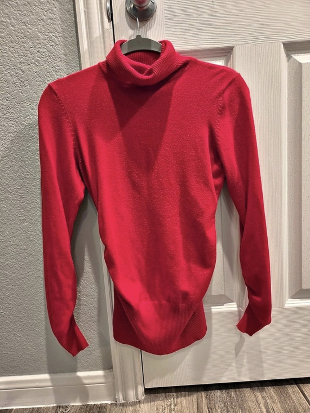 The Limited Turtleneck Sweater in Red Size Small